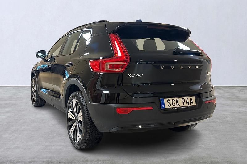 Begagnad Volvo XC40 Single Motor 175 kW (238 HK) 2023 Svart SUV