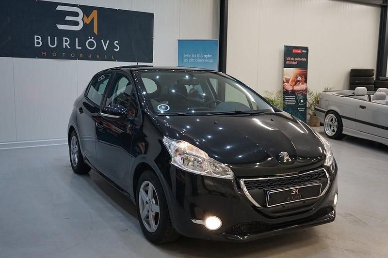 Begagnad Peugeot 208 82 HK (60 kW) 2014 Svart Halvkombi