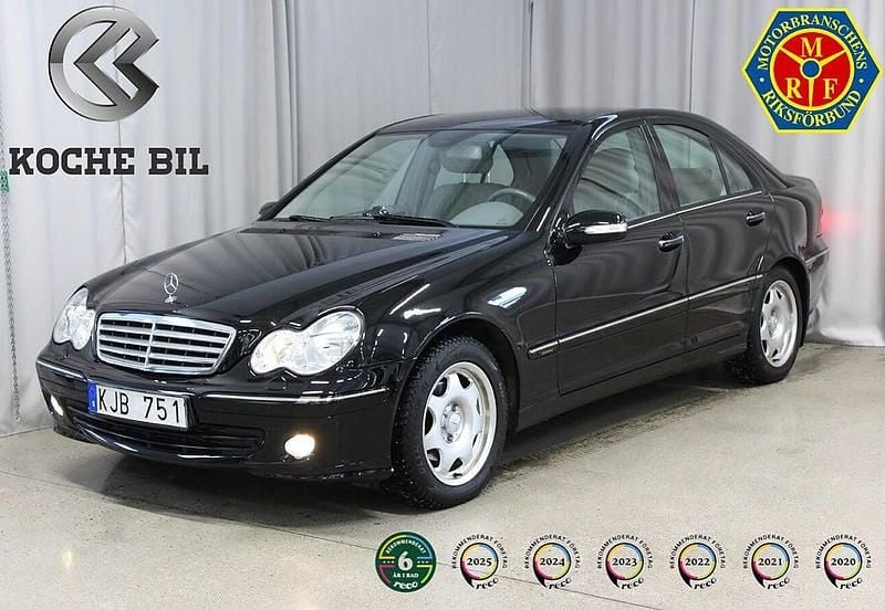 Obsidian black Begagnad 2006 Mercedes C180 Elegance Sedan | 79 900 kr (Marknadspris) - Bild 1/4