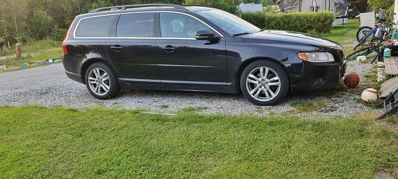 Svart Begagnad 2013 Volvo V70 Momentum Kombi | 90 000 kr (Bra pris) - Bild 1/1