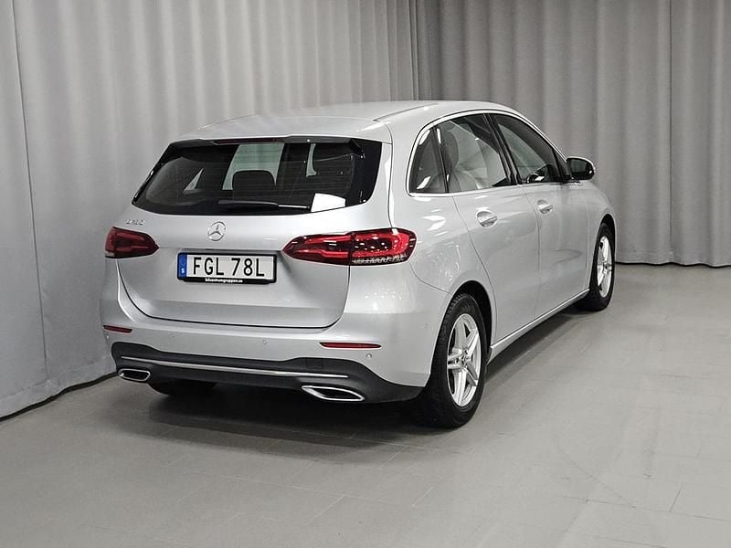 Begagnad Mercedes B180 138 HK (101 kW) 2021 Silver Minibuss