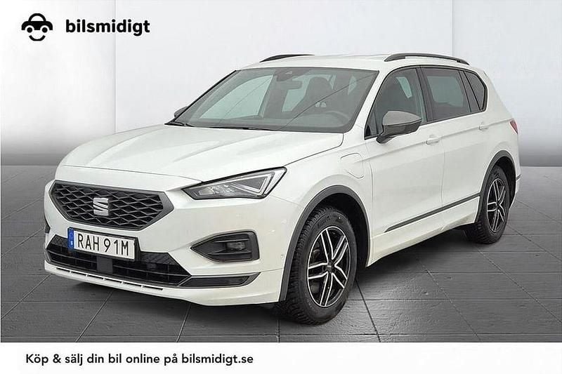 Vit Begagnad 2023 Seat Tarraco SUV | 299 900 kr (Marknadspris) - Bild 1/3