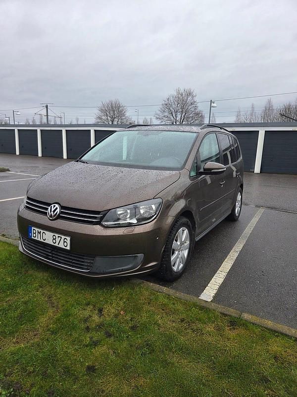 Begagnad 2012 VW Touran Minibuss | 65 500 kr (Marknadspris) - Bild 1/4