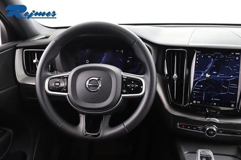 Begagnad Volvo XC60 Plus 253 HK (186 kW) 2025 Platinum grey metallic SUV