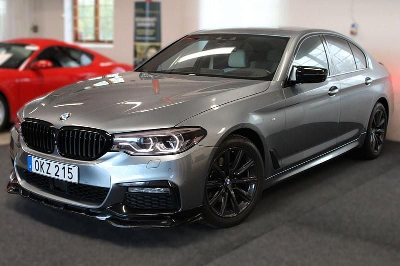 Blå Begagnad 2016 BMW 520 M Sport Sedan | 299 900 kr (Dyr) - Bild 1/4