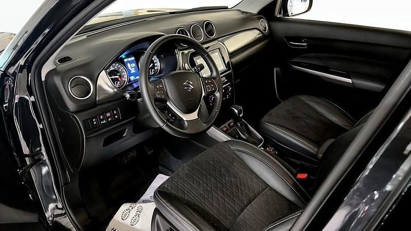 Begagnad Suzuki Vitara 115 HK (84 kW) 2023 Svart SUV