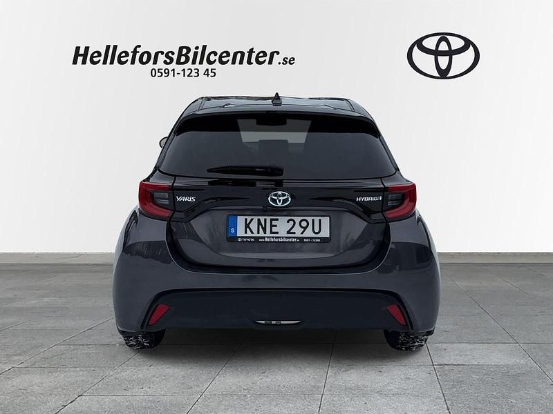 Begagnad Toyota Yaris 2022 Grå Halvkombi