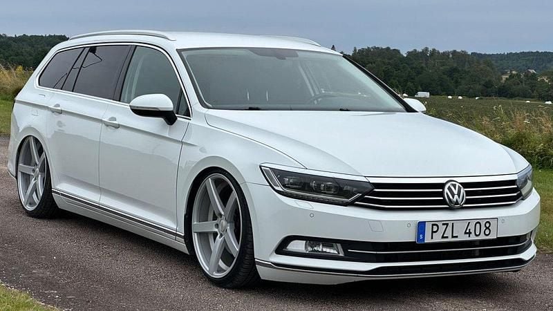 Vit Begagnad 2015 VW Passat GT Kombi | 189 900 kr (Dyr) - Bild 1/4