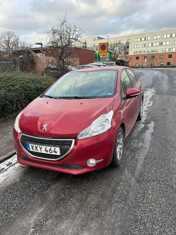 Begagnad 2015 Peugeot 208 Halvkombi | 47 999 kr (Marknadspris) - Bild 1/4