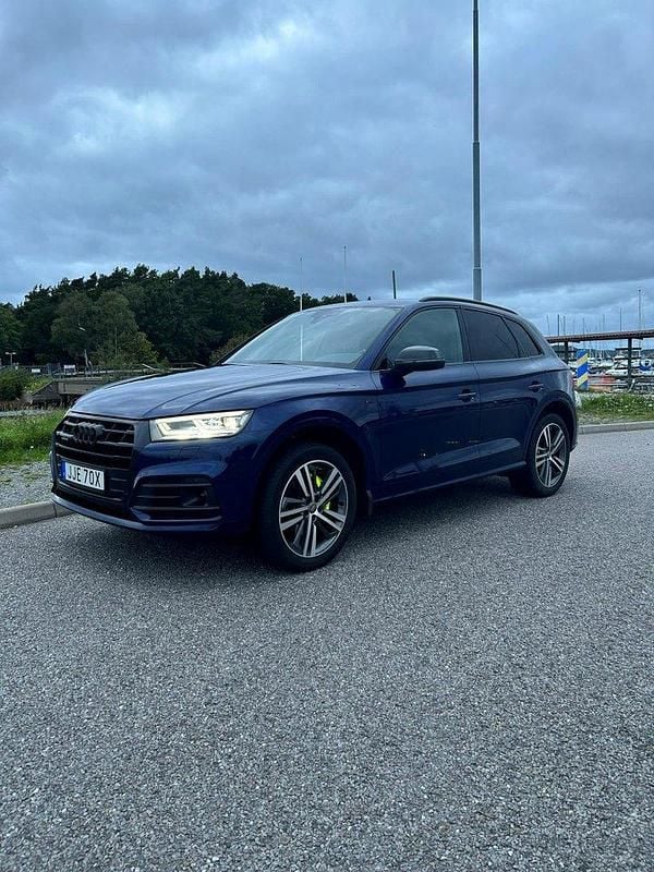 Blå Begagnad 2019 Audi Q5 S-Line SUV | 324 900 kr (Marknadspris) - Bild 1/4