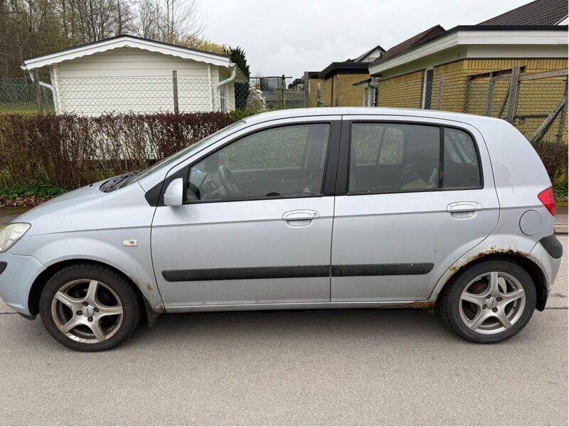 Silver Begagnad 2007 Hyundai Getz Halvkombi | 16 000 kr (Lite dyr) - Bild 1/4