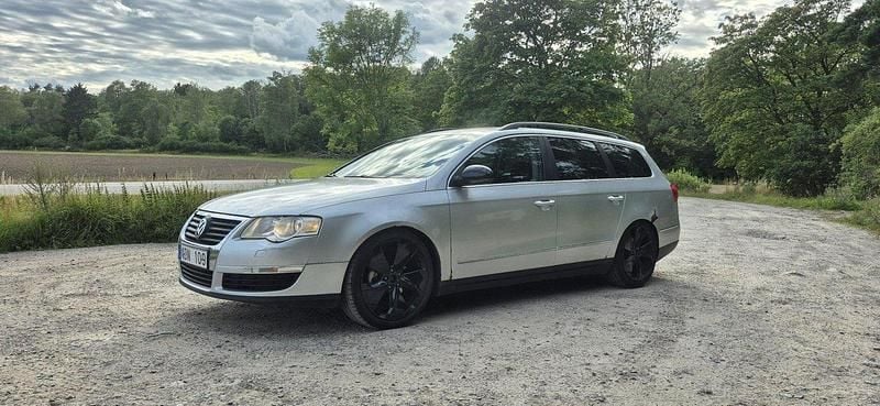Silver Begagnad 2006 VW Passat Comfortline Kombi | 17 000 kr (Marknadspris) - Bild 1/4