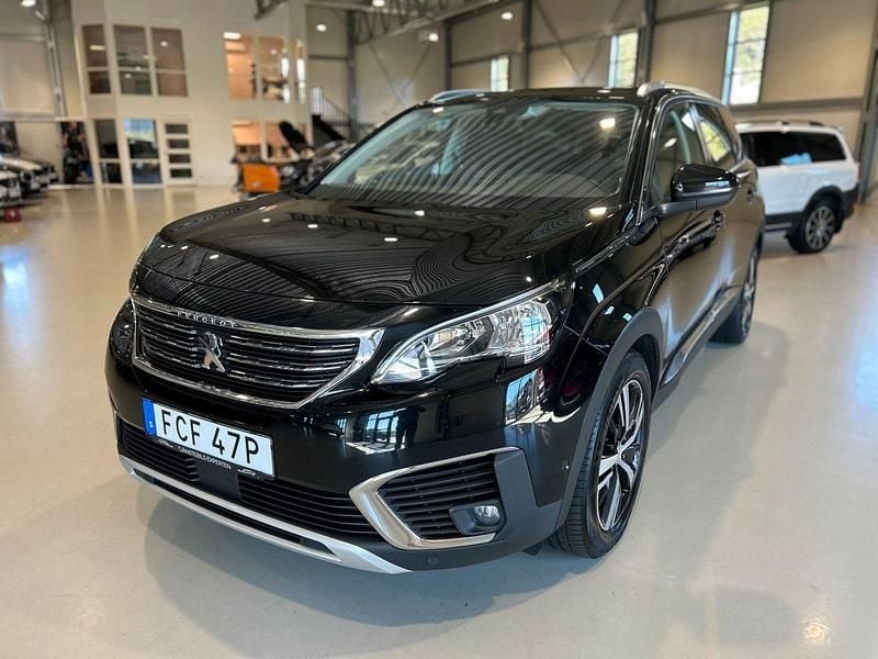 Svart Begagnad 2019 Peugeot 5008 Allure Minibuss | 239 900 kr (Lite dyr) - Bild 1/4