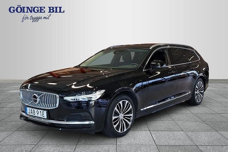 Svart Begagnad 2022 Volvo V90 Core Kombi | 389 000 kr (Marknadspris) - Bild 1/3