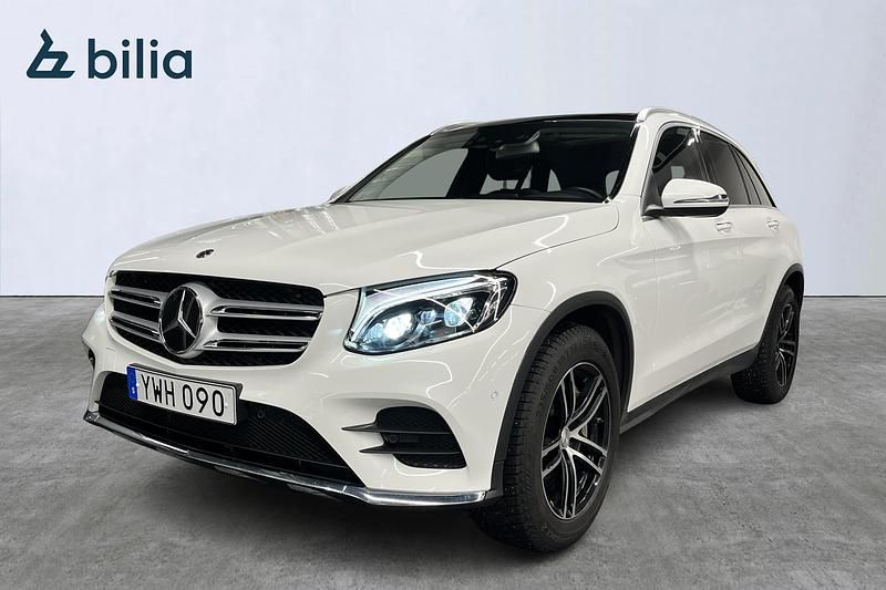 Vit Begagnad 2018 Mercedes GLC250 AMG SUV | 359 000 kr (Marknadspris) - Bild 1/4