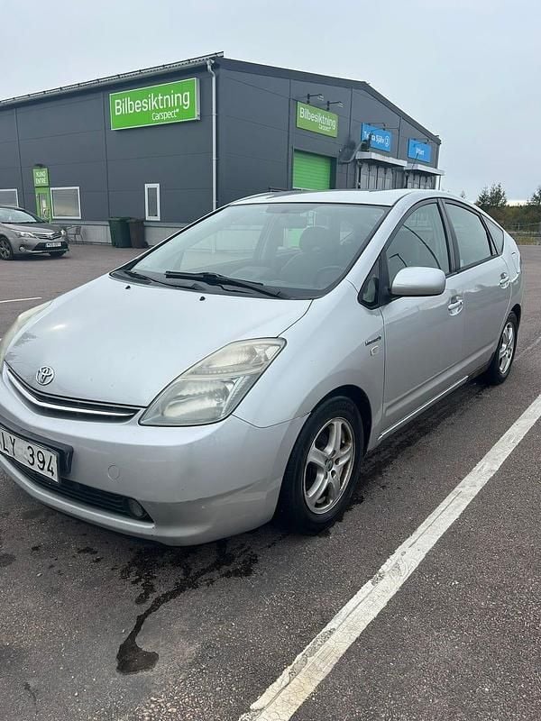 Begagnad Toyota Prius 112 HK (82 kW) 2005 Halvkombi