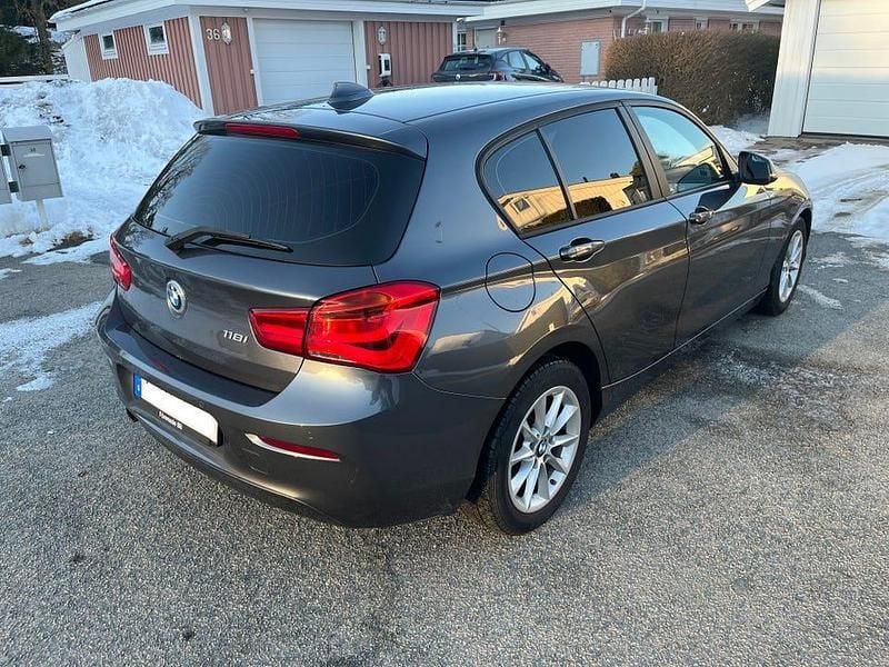 Begagnad BMW 118 136 HK (100 kW) 2017 Halvkombi
