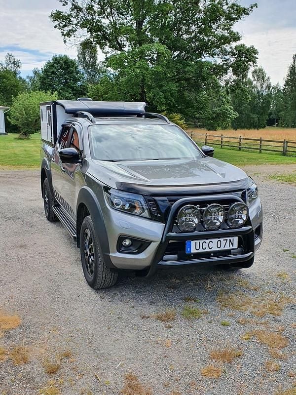 Grä metallic Begagnad 2021 Nissan Navara Pickup | 368 000 kr (Lite dyr) - Bild 1/4