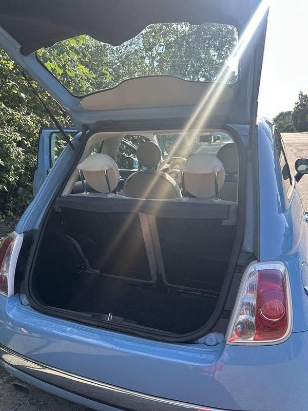Blå Begagnad 2011 Fiat 500 Lounge Halvkombi | 55 000 kr (Marknadspris) - Bild 1/4