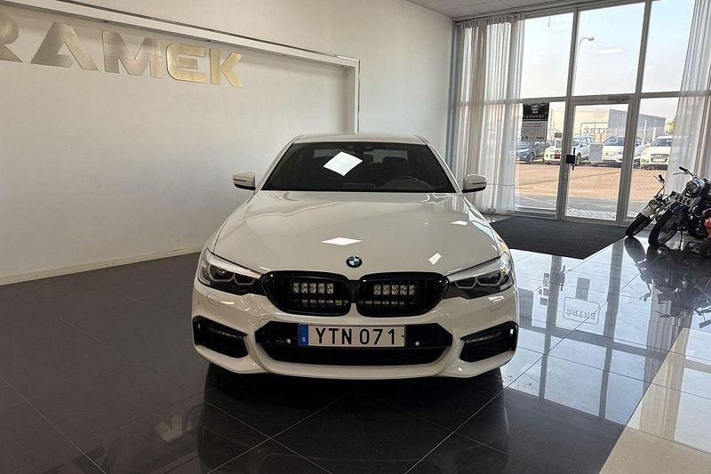 Begagnad BMW 530 M Sport 265 HK (194 kW) 2017 Vit Sedan