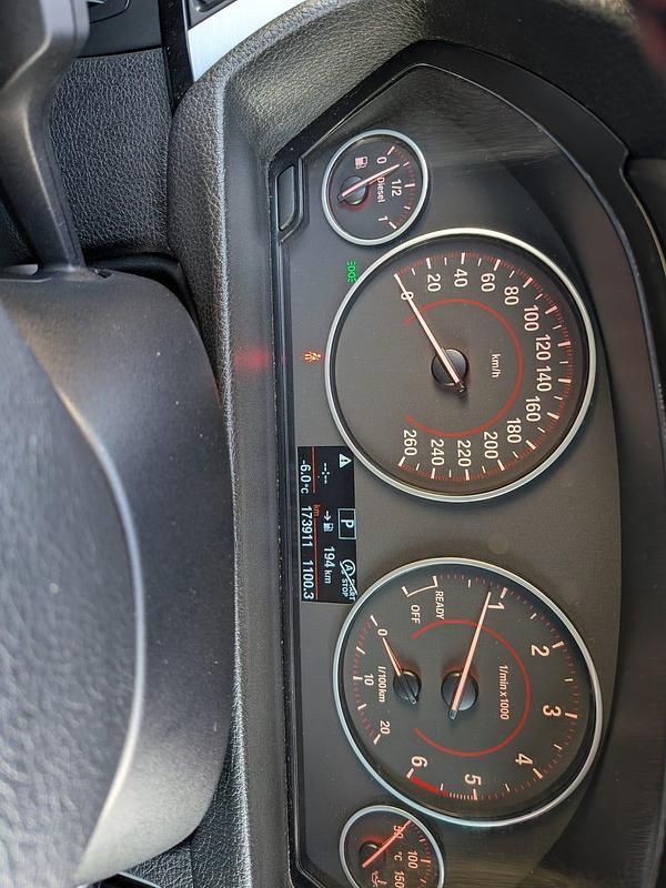 Begagnad BMW 318 Gran Turismo 143 HK (105 kW) 2014