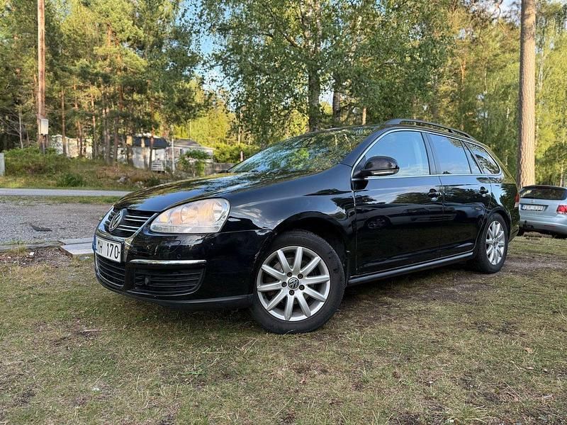Svart Begagnad 2009 VW Golf Comfortline Kombi | 44 900 kr (Marknadspris) - Bild 1/4
