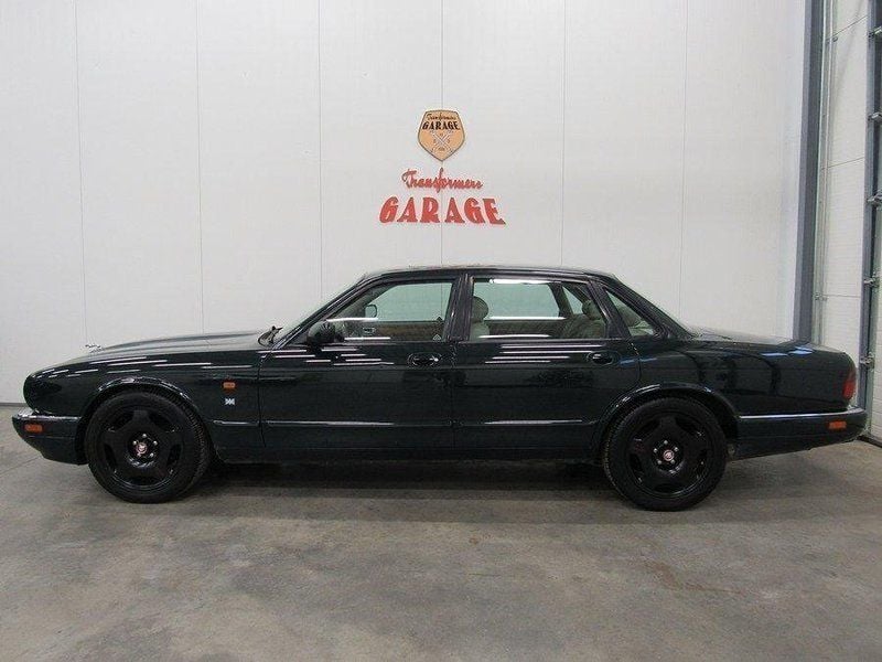 Begagnad Jaguar XJ 241 HK (177 kW) 1996 Mörkgrön (grön) Sedan