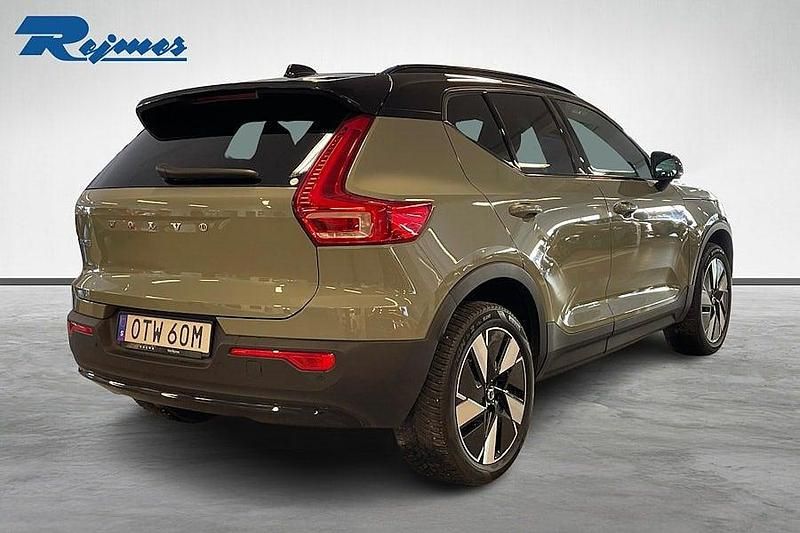 Begagnad Volvo EX40 Plus 188 kW (256 HK) 2024 Grön SUV