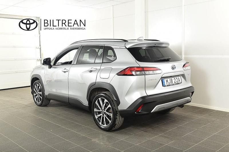 Begagnad Toyota Corolla Cross Style 197 HK (144 kW) 2023 Silver SUV