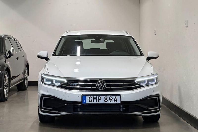 Begagnad VW Passat Executive 218 HK (160 kW) 2020 Vit Kombi