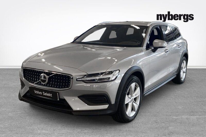 Silver Begagnad 2024 Volvo V60 CC Core Kombi | 379 000 kr (Superpris) - Bild 1/4