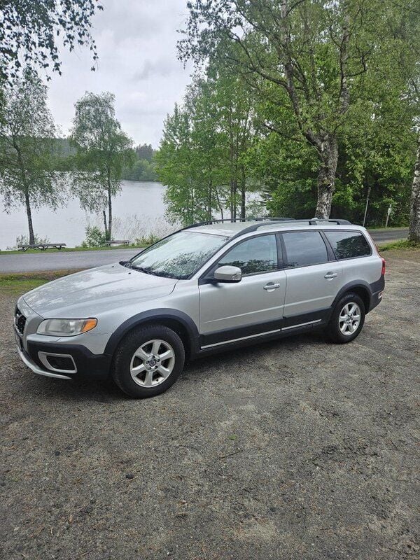 Grå Begagnad 2008 Volvo XC70 SUV | 62 000 kr (Superpris) - Bild 1/4