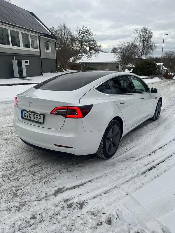 Begagnad Tesla Model 3 Long Range AWD 323 kW (440 HK) 2020 Sedan