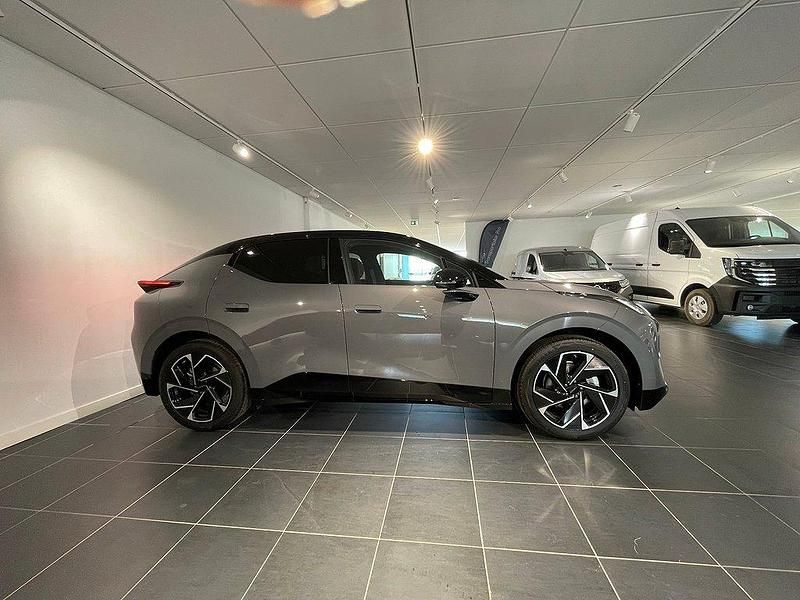 Ny Lynk & Co 02 30 HK (22 kW) 2025 SUV