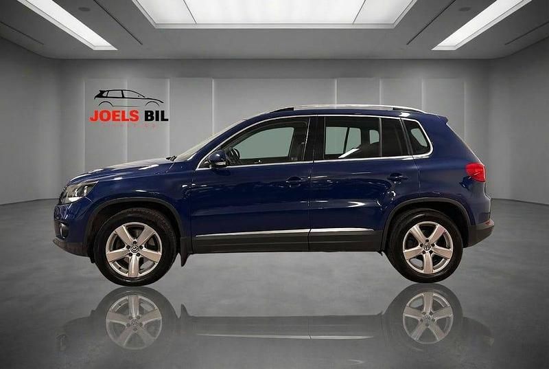 Begagnad VW Tiguan Sportline 140 HK (102 kW) 2011 Mörkblå (blå) SUV