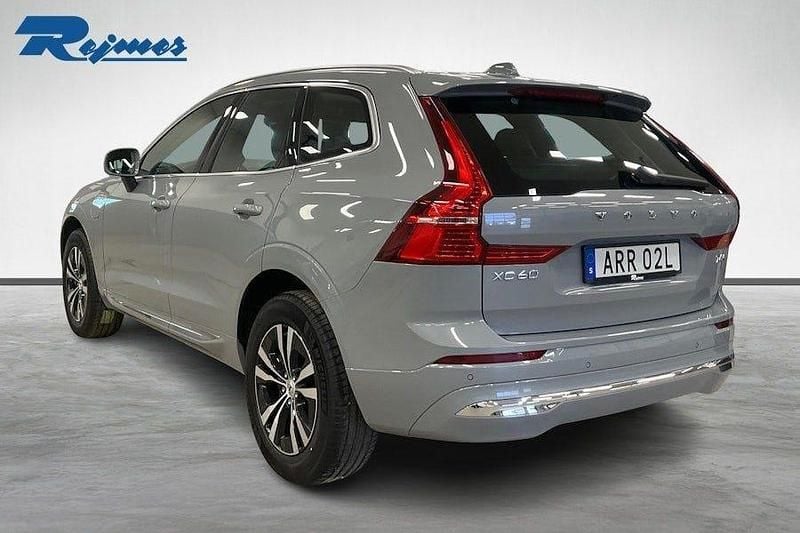Begagnad Volvo XC60 Core 253 HK (186 kW) 2024 Grå SUV