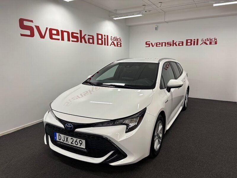 Vit Begagnad 2020 Toyota Corolla Active Kombi | 209 000 kr (Marknadspris) - Bild 1/4