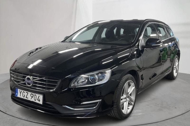 Svart Begagnad 2017 Volvo V60 Business Edition Kombi | 198 000 kr - Bild 1/4