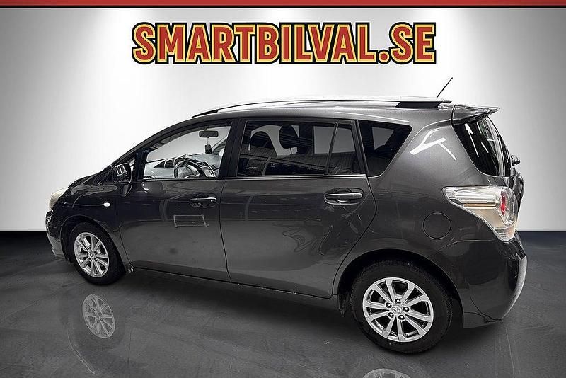 Mörkgrå (gråmetallic) Begagnad 2012 Toyota Verso Minibuss | 59 900 kr (Superpris) - Bild 1/4