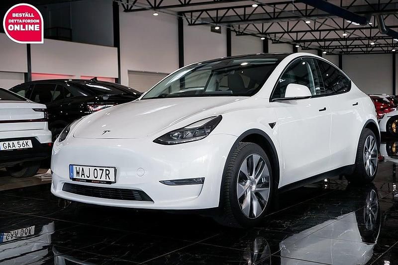 Vit Begagnad 2023 Tesla Model Y Long Range AWD SUV | 399 500 kr (Marknadspris) - Bild 1/4