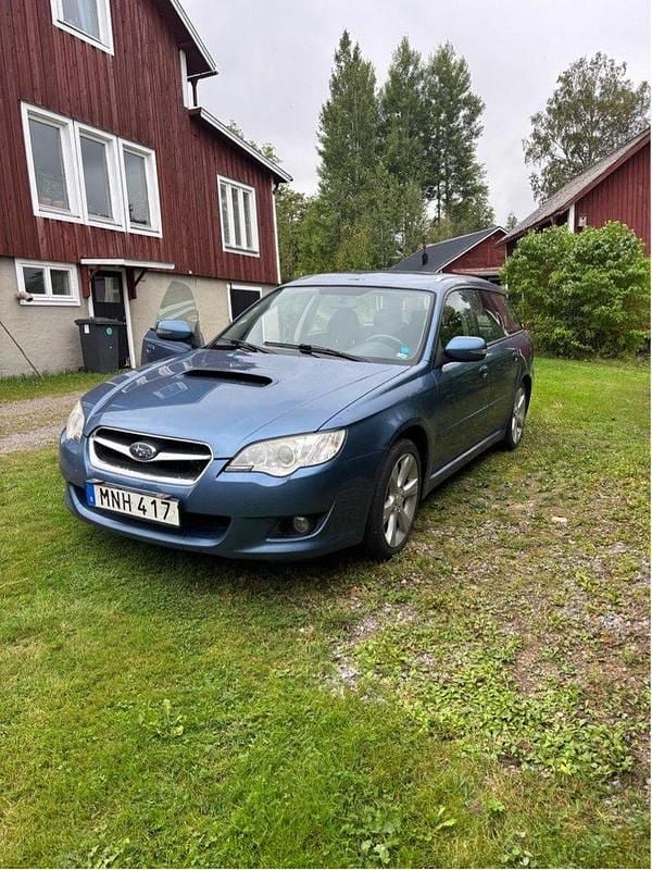 Blå Begagnad 2008 Subaru Legacy Kombi | 22 000 kr (Marknadspris) - Bild 1/4