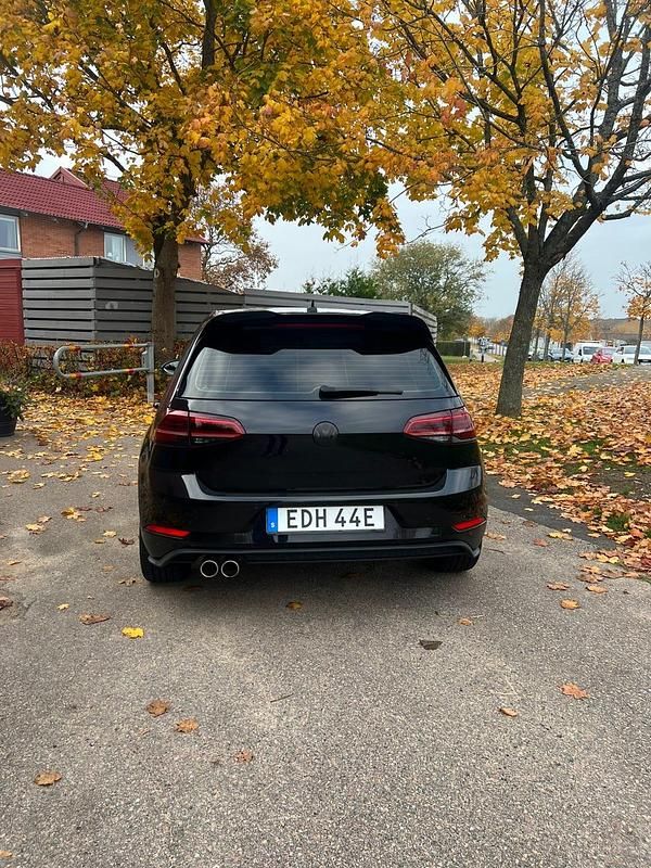 Begagnad VW Golf VIII GTE 204 HK (150 kW) 2020 Halvkombi