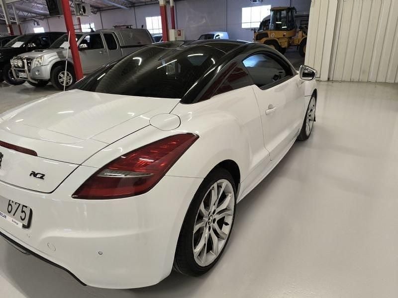 Begagnad Peugeot RCZ 200 HK (147 kW) 2012 Vit Sportkupé