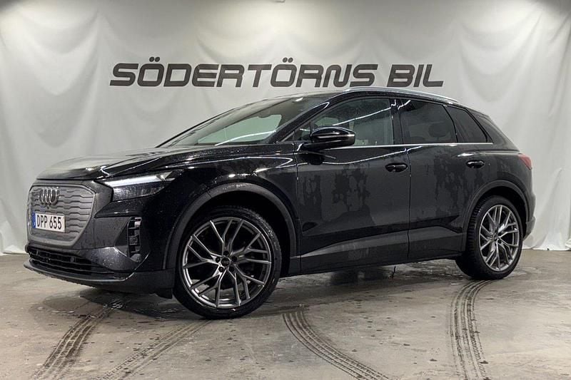 Svart Begagnad 2022 Audi Q4 e-tron Proline SUV | 319 900 kr (Marknadspris) - Bild 1/4