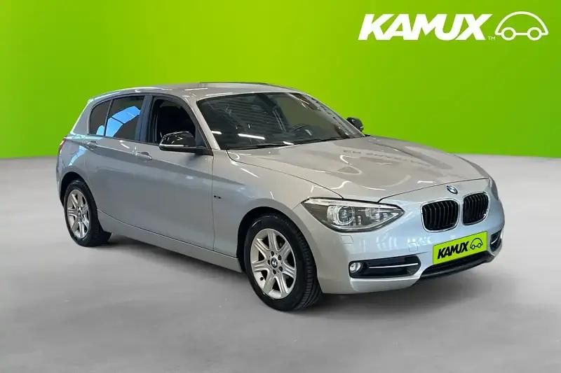 Silver (grå) Begagnad 2014 BMW 118 Sport Line Halvkombi | 114 900 kr (Marknadspris) - Bild 1/4
