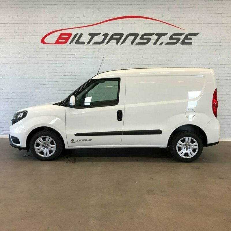 Vit Begagnad 2019 Fiat Doblò Minibuss | 129 900 kr (Marknadspris) - Bild 1/4