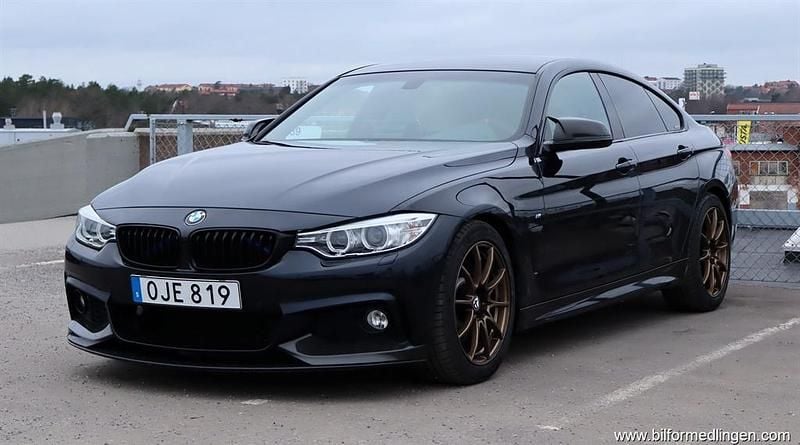 Svart samma som bilen Begagnad 2016 BMW 440 M Sport Sportkupé | 349 500 kr (Marknadspris) - Bild 1/4