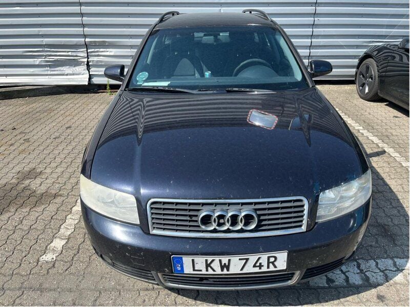 Blå Begagnad 2003 Audi A4 Kombi | 5 000 kr (Superpris) - Bild 1/4