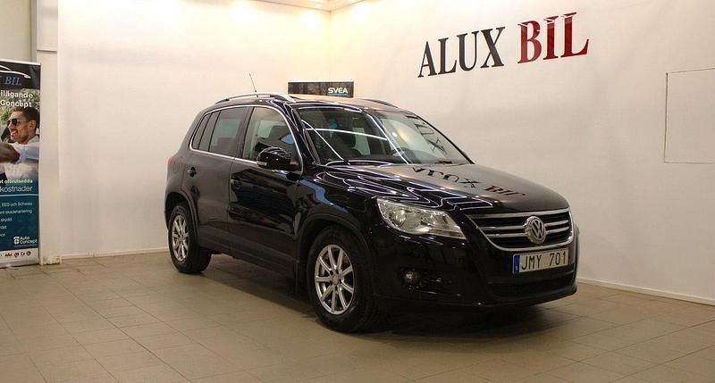Svart Begagnad 2009 VW Tiguan Sport SUV | 64 900 kr (Bra pris) - Bild 1/4