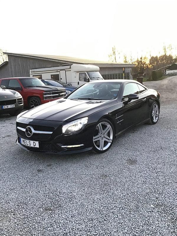 Svart Begagnad 2012 Mercedes SL500 AMG Cab | 430 000 kr - Bild 1/4